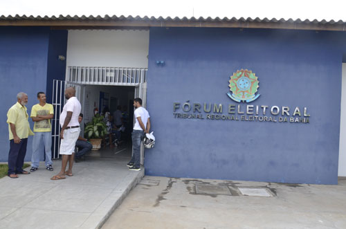 Com a aproximação das eleições o Fórum Eleitoral está bastante movimentado em Brumado