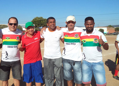 Elias Borges, Técnico do Vitória da Conquista, prestigia o campeonato do Bairro São Félix