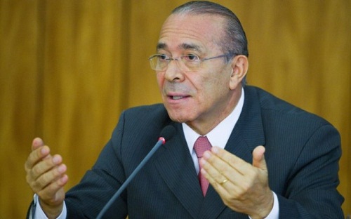 Governo federal descarta aumento de impostos até 2017