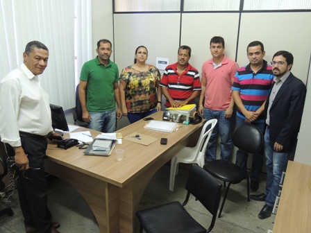 Vereadores que compõem Comissão Especial para acompanhar atividade eólica em Brumado se reúnem para início dos trabalhos