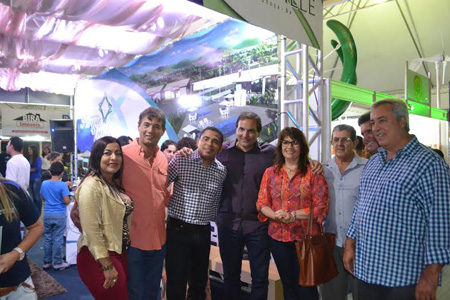 Expositores recebem comitiva da Coopmac durante visita oficial aos stands da Exposição Conquista 2015