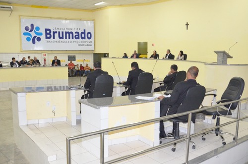Câmara aprova 13º salário e férias para vereadores, prefeito e vice em Brumado
