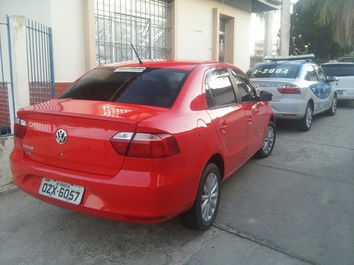 Veículo com restrição de roubo é apreendido em Brumado; carro foi comprado em Malhada de Pedras 