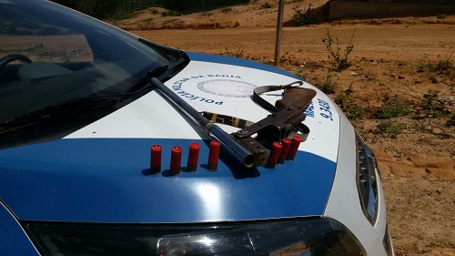 Polícia apreende homem com espingarda e munições em Maetinga
