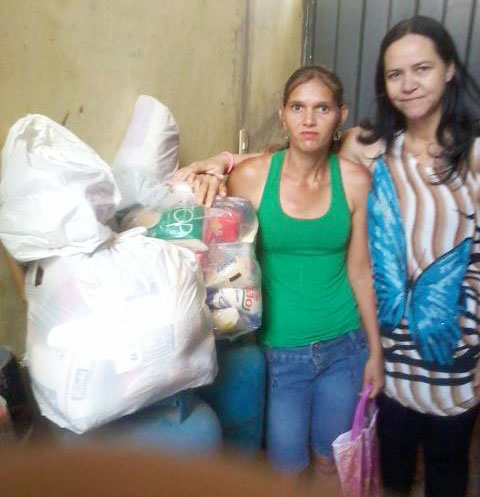 Dezenas de cestas básicas foram arrecadadas em gincana gospel e distribuídas aos mais necessitados