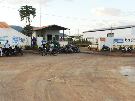 Demissão expressiva no Lote IV da Fiol atinge também o comércio brumadense