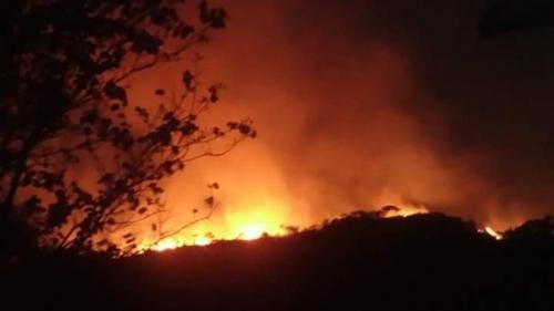 Após três dias, incêndio é contido no Morro do Zuca, município de em Ituaçu