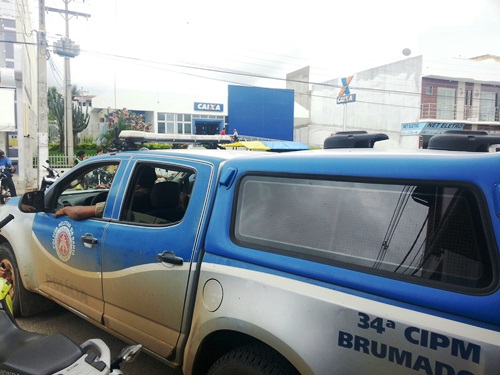 Filha de empresária é assaltada na porta da casa