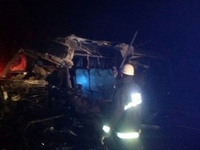 Acidente envolvendo um Micro Ônibus da cidade de Caculé e mais quatro veículos deixa cinco mortos