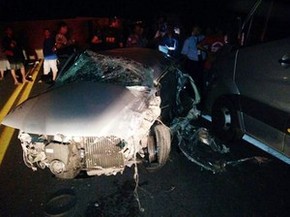 Acidente envolvendo um Micro Ônibus da cidade de Caculé e mais quatro veículos deixa cinco mortos