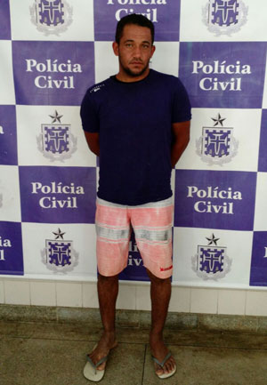 Acompanhado de advogado fugitivo de Jânio Quadros se entrega à polícia