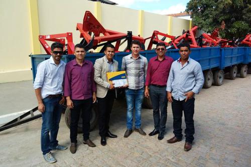 Município é contemplado com mais um trator agrícola pelo Governo do Estado