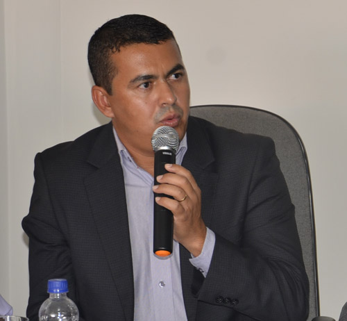 Prefeito envia nota de esclarecimento e repúdio às citações de Weliton Lopes