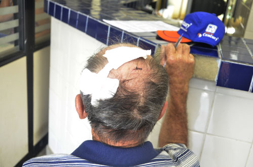 'Pensei que eles fossem me matar' diz idoso agredido por bandidos durante assalto