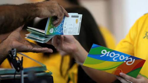 Polícia prende 10 pessoas em flagrante por venda ilegal de ingressos na Rio 2016