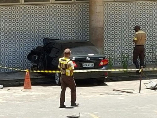 JOVEM QUE FUGIU APÓS ACIDENTE NA BARRA BATE EM PORTÃO DA UFBA E MORRE