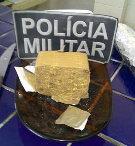 Polícia faz apreensão de drogas no Bairro Dr. Juracy, uma pessoa foi presa