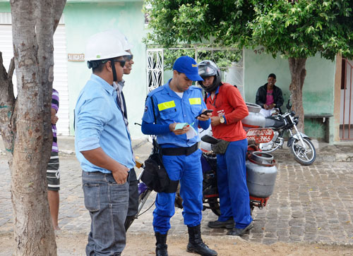 Carro é atingido por Trem da FCA no Bairro Dr. Juracy em Brumado