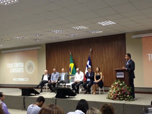 Em reunião para ajuda a municípios, Rui questiona dados de microcefalia