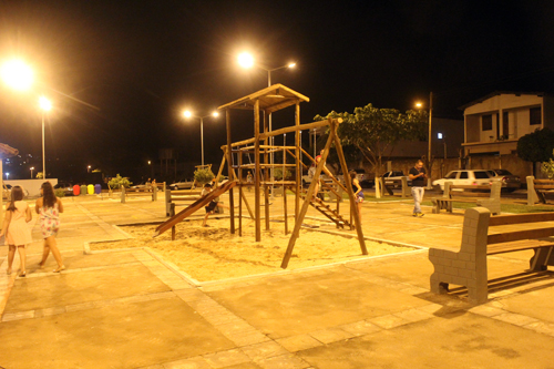 Praça Maria Aparecida Ferreira é inaugurada com presença da comunidade e comitiva municipal 