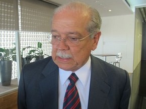 Homens invadem casa e assaltam família de César Borges, diz polícia