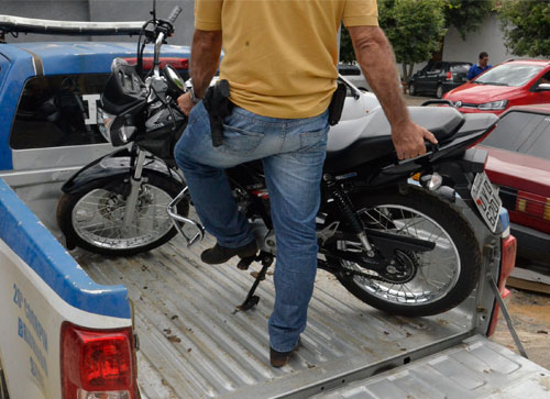 Homem tem moto roubada e na hora de registrar a ocorrência fica sabendo que a polícia havia recuperado