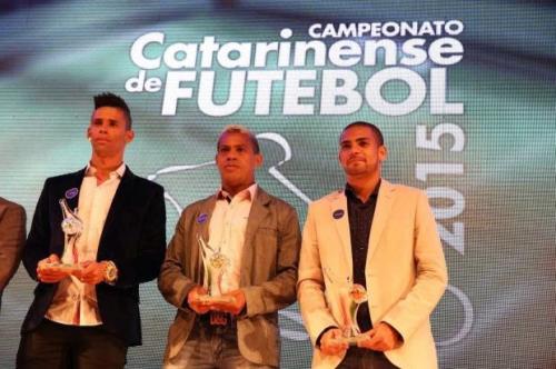 Baiano da cidade de Maetinga é eleito melhor volante e craque do Campeonato Catarinense