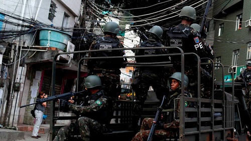 Guerra da Rocinha segue para 10º dia com espera por rendição