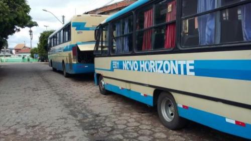 Ônibus da Novo Horizonte quebra e passageiros reclamam da qualidade do serviço da empresa