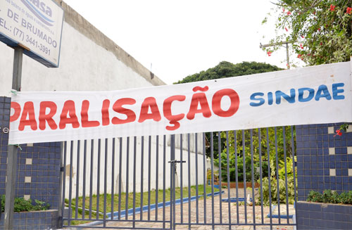 Embasa e Uneb aderiram às paralisações imposta pelas centrais sindicais