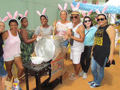 Kezinha Produções realizou Páscoa Solidária em Brumado