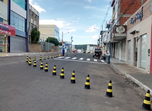 SMTT realiza pinturas das Faixas de Pedestres do centro de Brumado