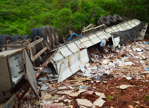 Fim de semana foi marcado por acidente envolvendo carretas na BR – 030