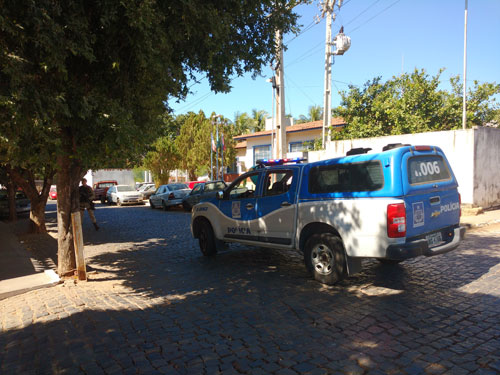 Crianças supostamente armadas assaltam casal  próximo a Igreja São Cristovão em Brumado