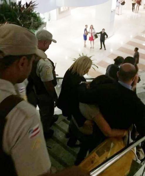 Mulher recusa atendimento de negros no Shopping Barra e é repreendida; vídeo