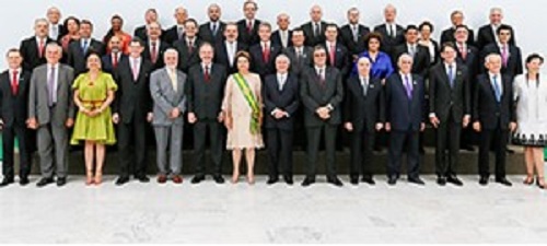 Dilma dá posse a 10 ministros na tarde desta segunda