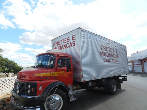 Fretes e mudanças com pontualidade e preço acessível