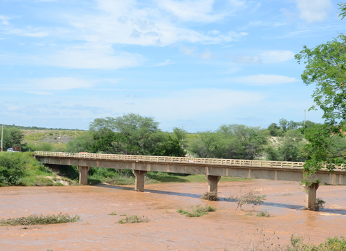 Cheia do Rio das Contas faz abastecimento de água ser reestabelecido