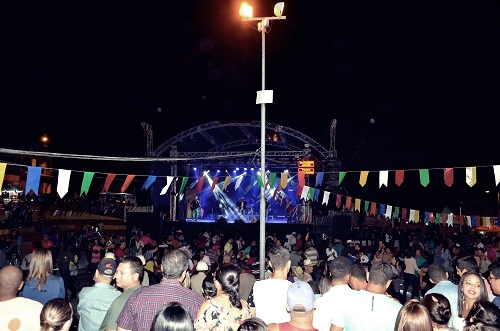 Três atrações deram início ao 1º dia de festa do São Pedro do bairro Olhos D’Água em Brumado