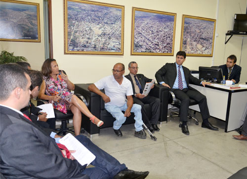 Servidores permanecem em greve, mas podem voltar ao trabalho ainda esta semana