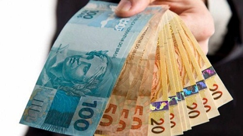 Orçamento prevê salário mínimo de R$ 945,80 no próximo ano