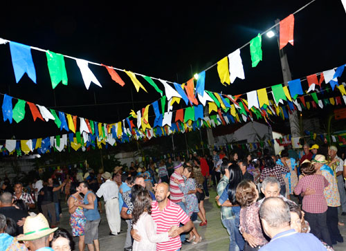 Ao som de Bonde Apaixonado Grupo da Terceira Idade Festejou o São João