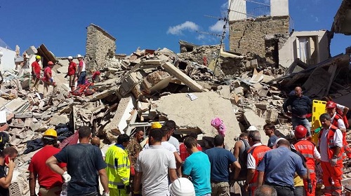 Terremoto deixa mortos e feridos em ilhas gregas e na Turquia