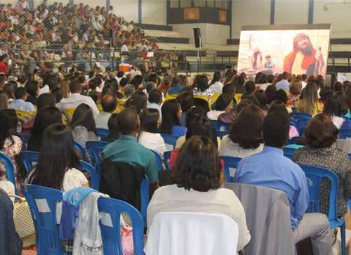 Mais de 1500 pessoas estiveram no Congresso das Testemunhas de Jeová 