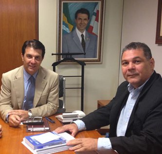 Léo Vasconcelos conquista emenda no valor de um milhão para pavimentação de Ubiraçaba