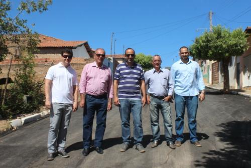 Prefeito Aguiberto visita obras no Bairro Dr. Juracy na manhã desta terça-feira (22)