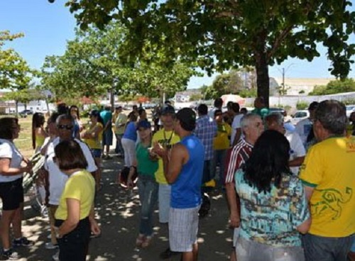 Protesto contra governo em Vitória da Conquista reúne cerca de 150 pessoas