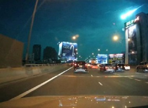 Meteoro em chamas é visto no céu da capital da Tailândia; veja vídeo