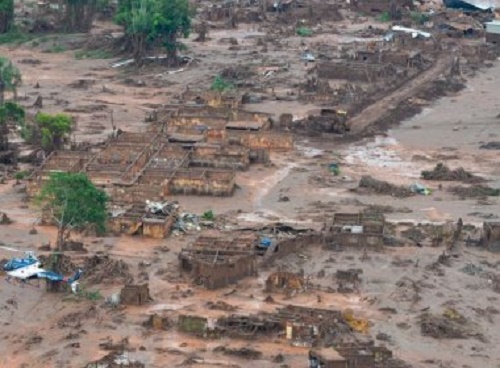 Desastre em MG custará até R$ 14 bilhões, dizem técnicos