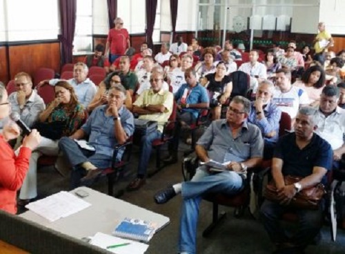 Servidores decidem paralisar atividades em protesto contra projetos do governo